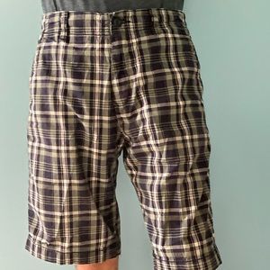 Men’s Old Navy shorts - 32W